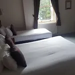 منزل ريفي فندق كيسويك كنتري هاوس *