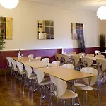 Keswick Country House Hotel *