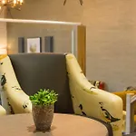 凯斯维克乡村别墅酒店 *